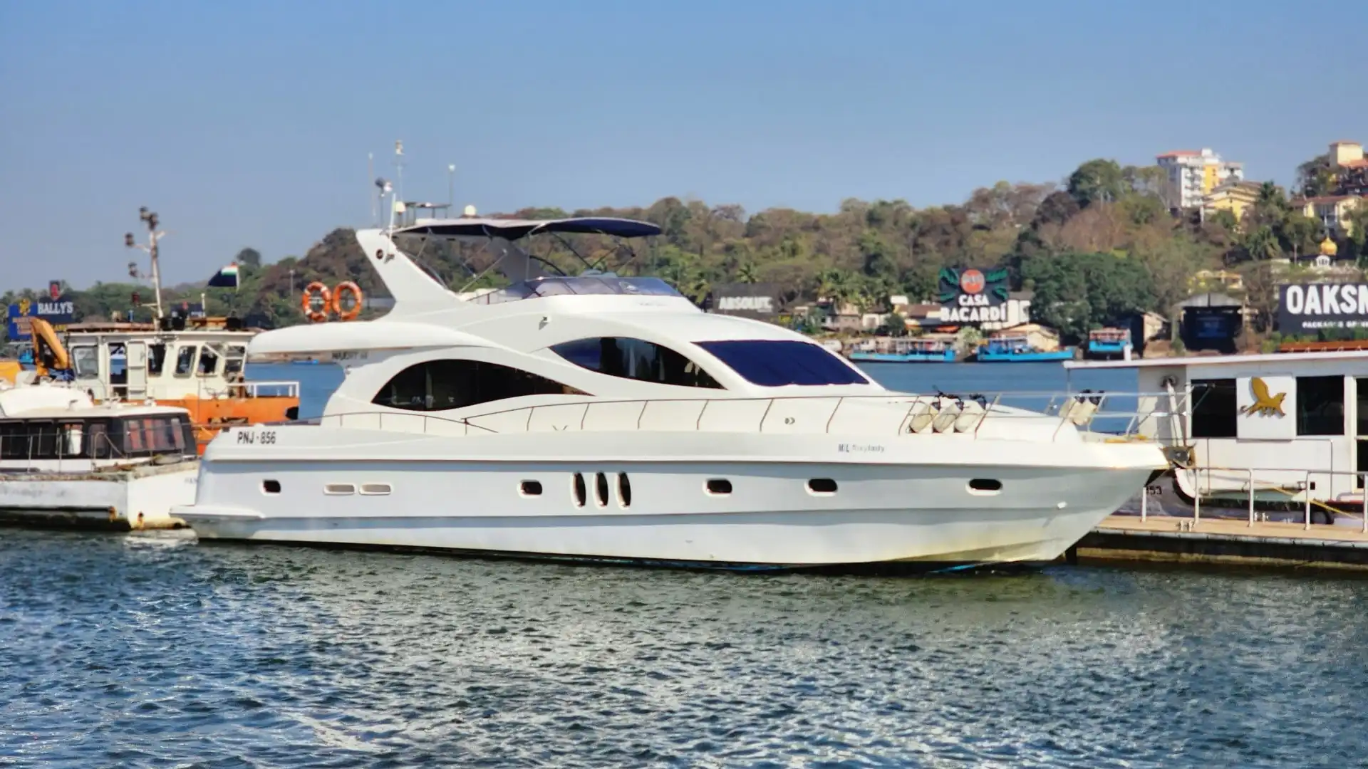 Luxury Yacht Private Charter (Max 20 People)